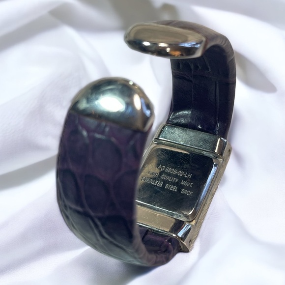 Red Hat Club Ladies Watch - Picture 3 of 4